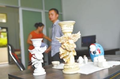 泉州工艺美术职业学院的3d打印机打印出的陶瓷产品.